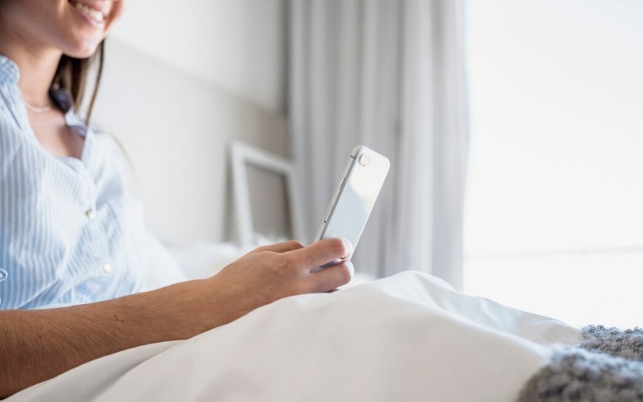 Первым делом интернет: 45% россиян открывают новости после пробуждения