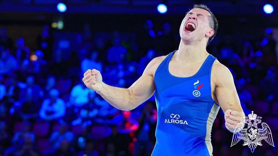 Олимпийский чемпион из Новосибирска Роман Власов сразится в телешоу «Титаны»