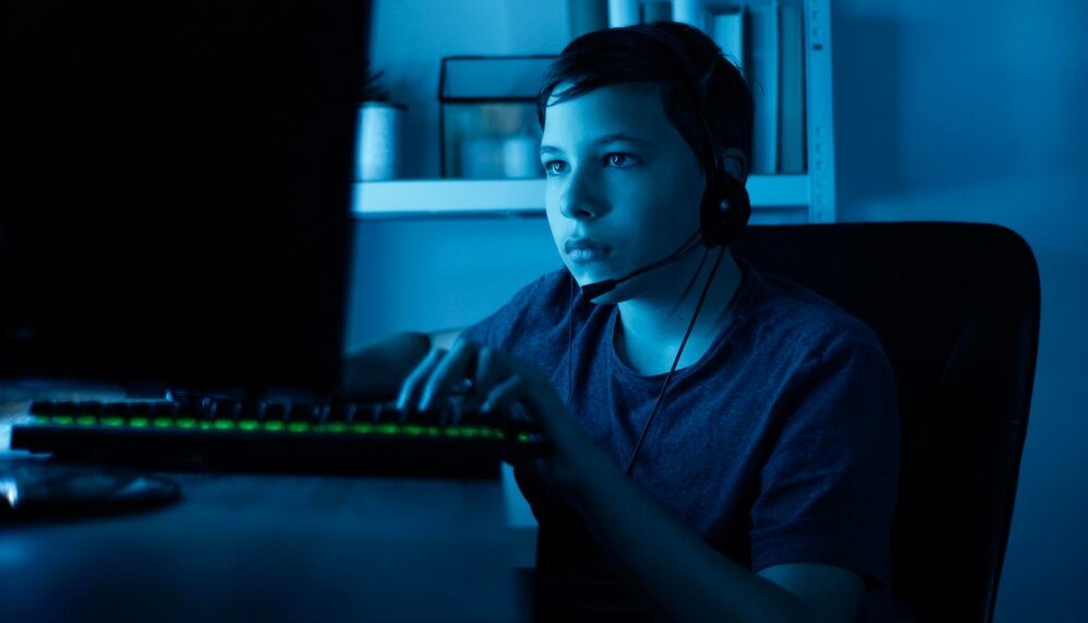 Госдума хочет защитить детей от деструктивного контента