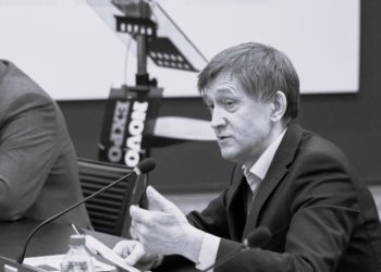 Ректор СГУГиТ Александр Карпик умер на рабочем месте