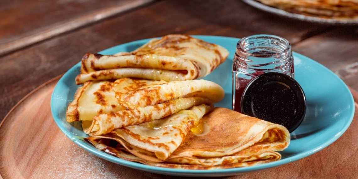 Новосибирцы рассказали, с какими начинками любят есть блины