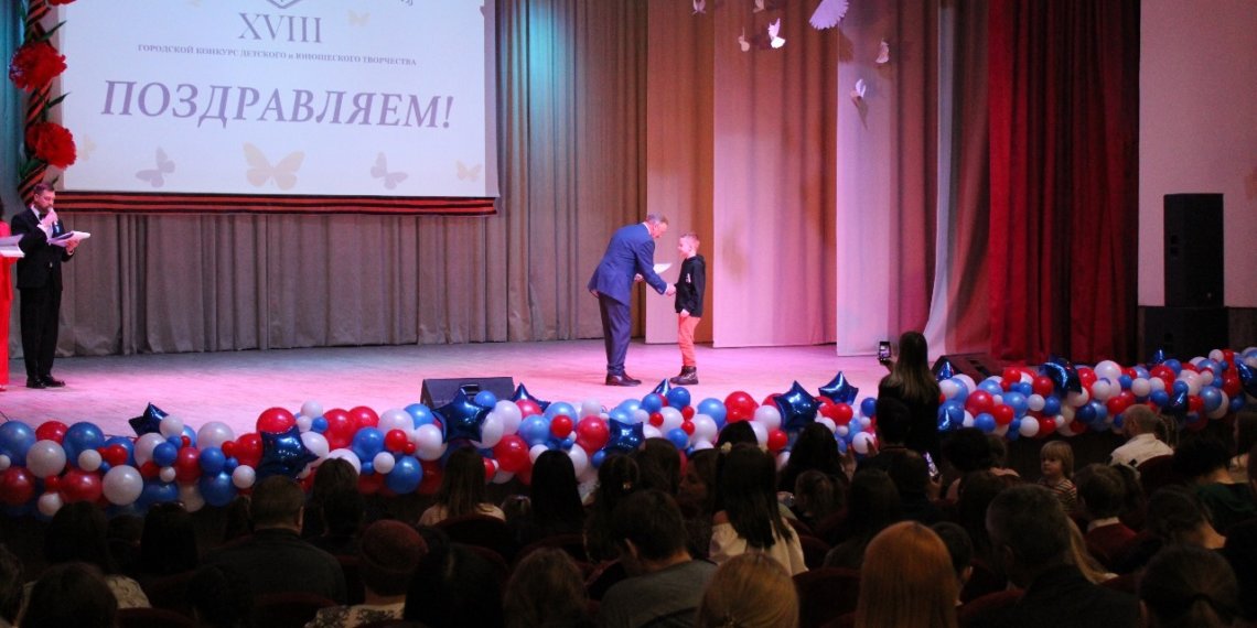 Наши таланты: более 700 юных новосибирцев наградили в Пашино