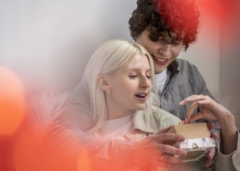 Сохраняя любовь: новосибирский психолог рассказал, как построить крепкий союз