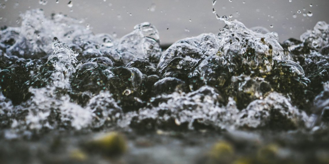 Порывом трубы с кипятком на Курчатова занялась прокуратура