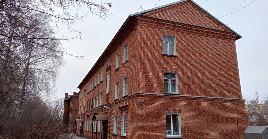 Суд обязал закончить многострадальный ремонт дома-памятника на Тополевой в Новосибирске