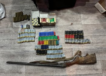 Арсенал и наркотики: в Новосибирской области задержали группу торговцев оружием