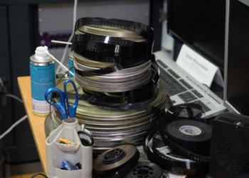 Киноленты оживают: Центр креативных индустрий Новосибирска оцифровал сотни архивных материалов