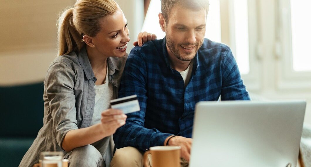 Стало известно, сколько могут сэкономить российские семьи при обслуживании в банке