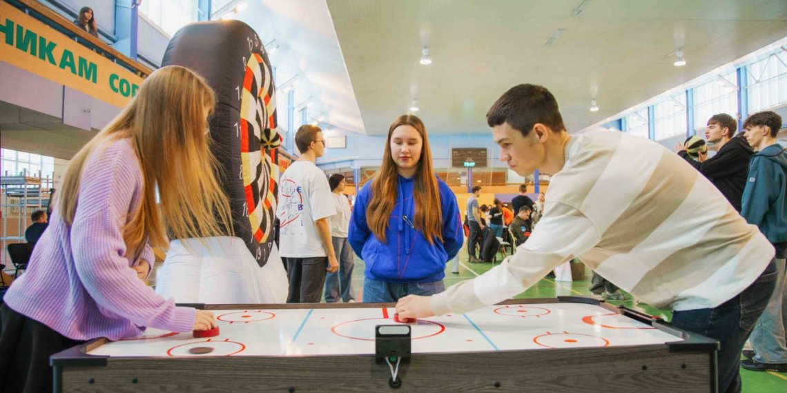 «Россети Новосибирск» поддержали ежегодные соревнования «Лига абитуриентов»