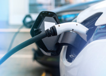 За первые два месяца 2025 года в России отмечается снижение продаж электрокаров