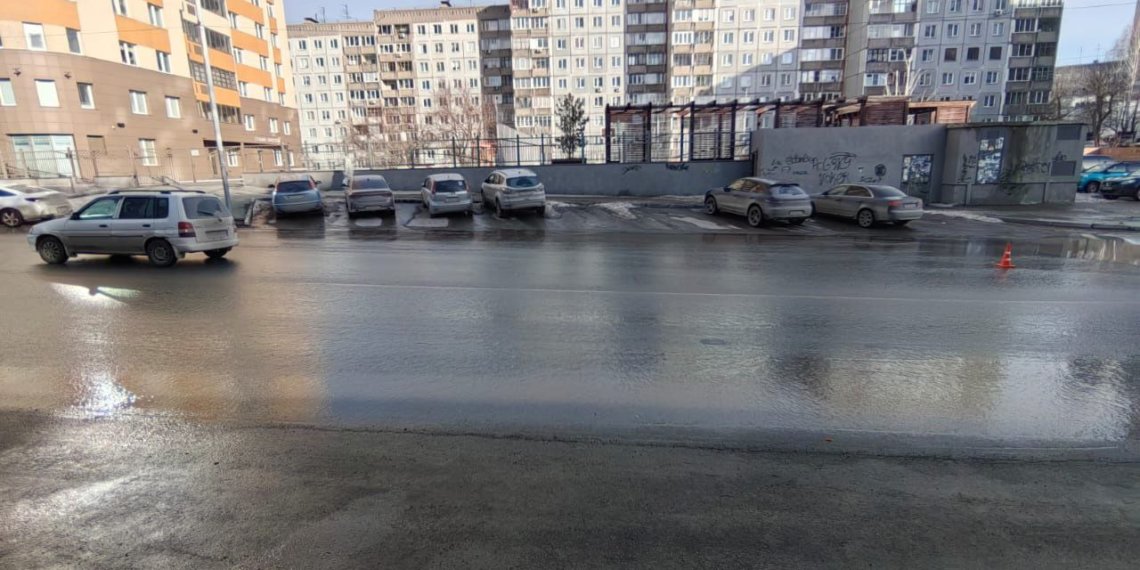 Водитель Mazda сбил подростка на пешеходном переходе в Новосибирске