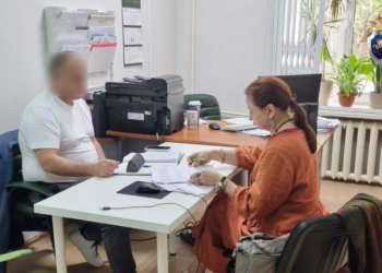 Семейную пару осудят за истязание и убийство дочери знакомой в Новосибирской области