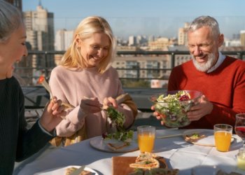Ученые назвали диету, помогающую сохранить здоровье до 70 лет
