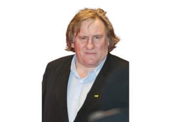 Прописанный в Новосибирске актер Жерар Депардье оправдался «русской натурой» в суде по делу о домогательствах