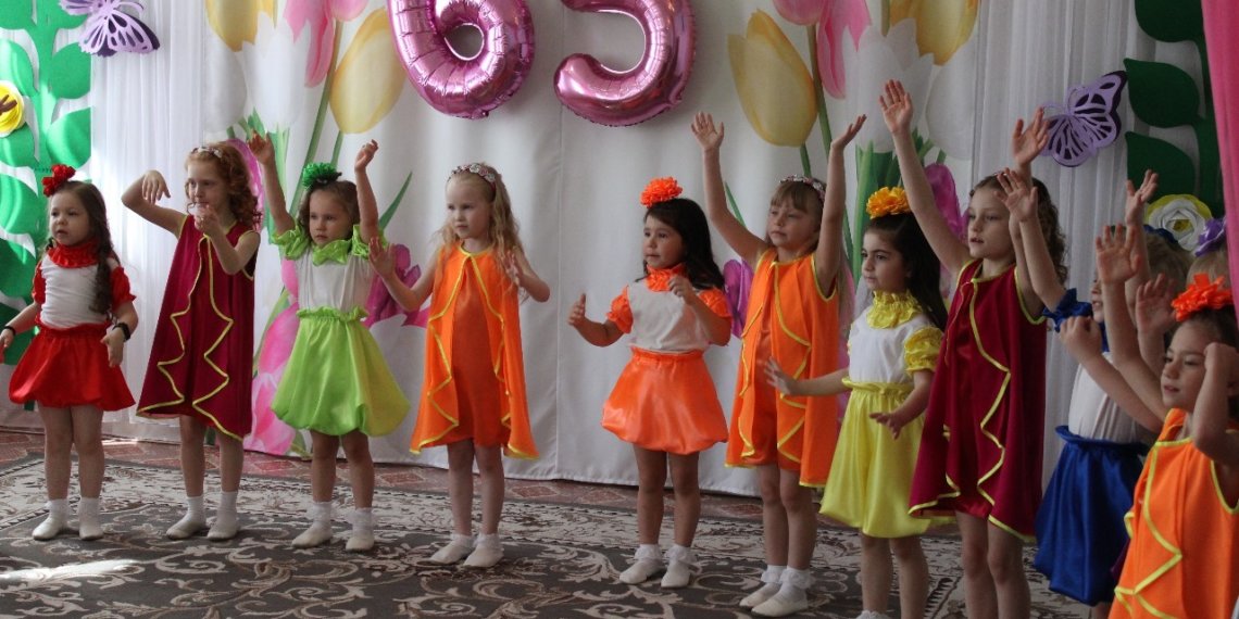 Детский сад «Жаворонок» отметил 65-летие в Новосибирске