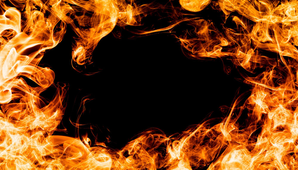 Юноша поджег семь автомобилей на парковке в сибирском регионе