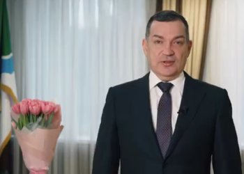 Максим Кудрявцев поздравил жительниц Новосибирска с 8 Марта