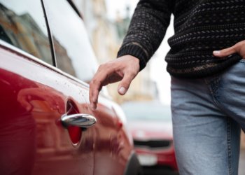 Подросток угнал «шестерку» под Новосибирском