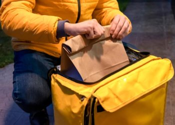 Каждый второй россиянин не готов полностью перейти на онлайн-покупки