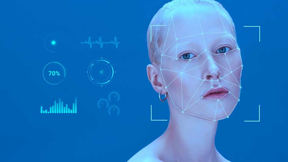 Никакой дип-фейк не поможет? Как биометрия защищает пользователей банков от мошенников