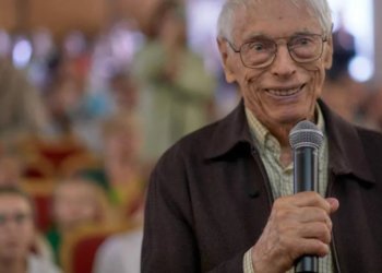 Путин присвоил композитору Александру Зацепину звание Герой Труда