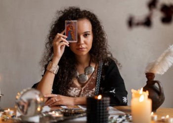 Рекламу эзотерических услуг запретят в России