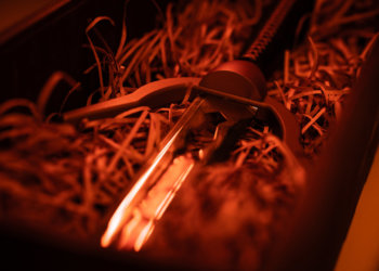 Новосибирская студентка воссоздала «Меч-ласточку» Цири из «Ведьмака»