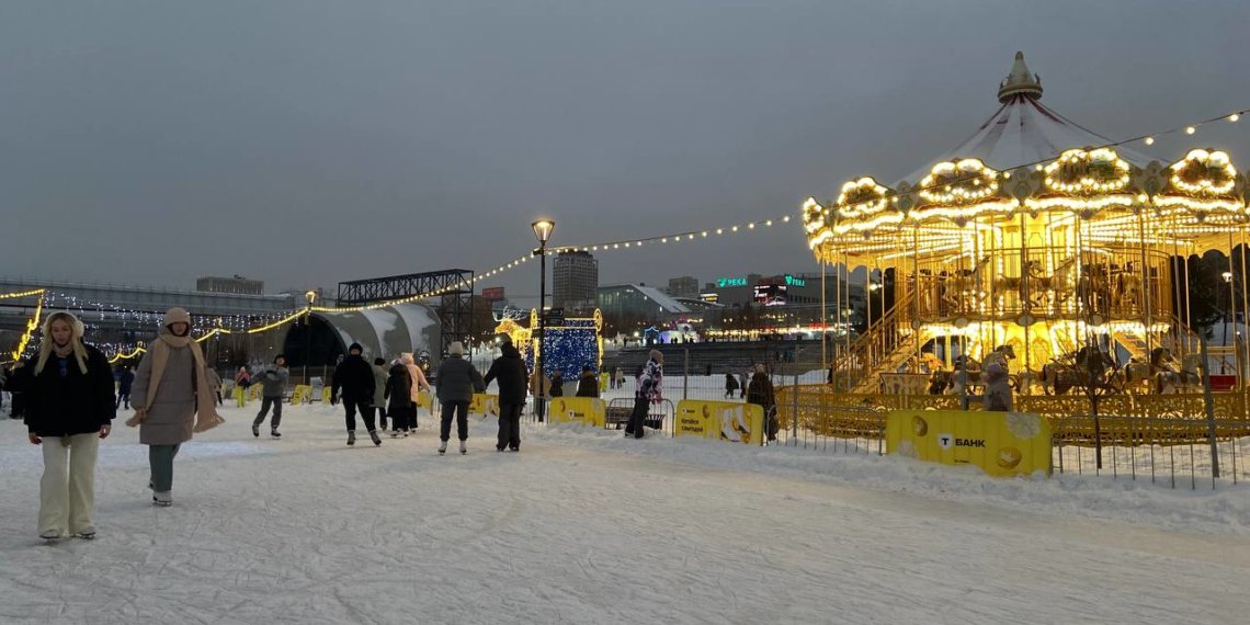 Еще два катка и горки закрывают в парках Новосибирска
