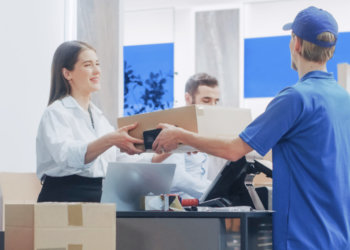 В Новосибирской области свыше 60 пунктов выдачи интернет-заказов установили видеонаблюдение «Ростелекома» в 2024 году