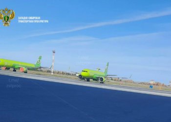 Полторы сотни пассажиров не могут улететь из Узбекистана в Новосибирск из-за поломки