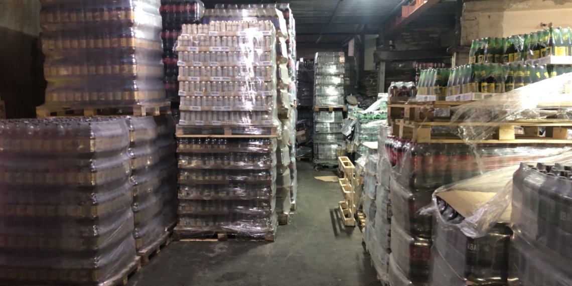 В Новосибирске у бутлегера изъяли 100 тысяч литров алкоголя