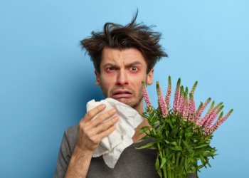 Какие редкие симптомы говорят о сезонной аллергии — расскала врач