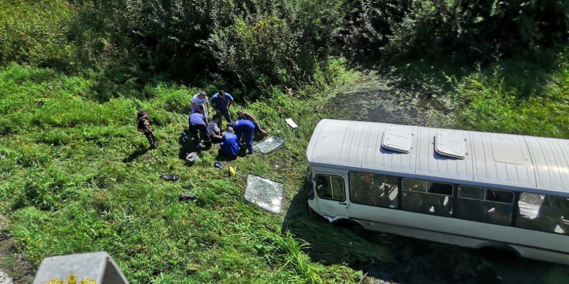 Водитель автобуса, слетевший с моста под Новосибирском, пойдет под суд за смертельное ДТП
