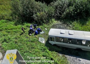 Водитель автобуса, слетевший с моста под Новосибирском, пойдет под суд за смертельное ДТП