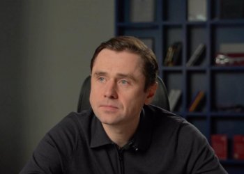 «Спасибо вам еще раз, что освещаете тему ИЖС», — пишут Александру Аксёненко после прямого эфира