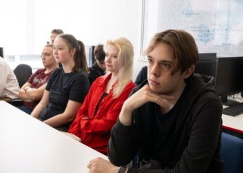 Студенты НГТУ обсудили с энергетиками карьеру, зарплаты и другие особенности работы