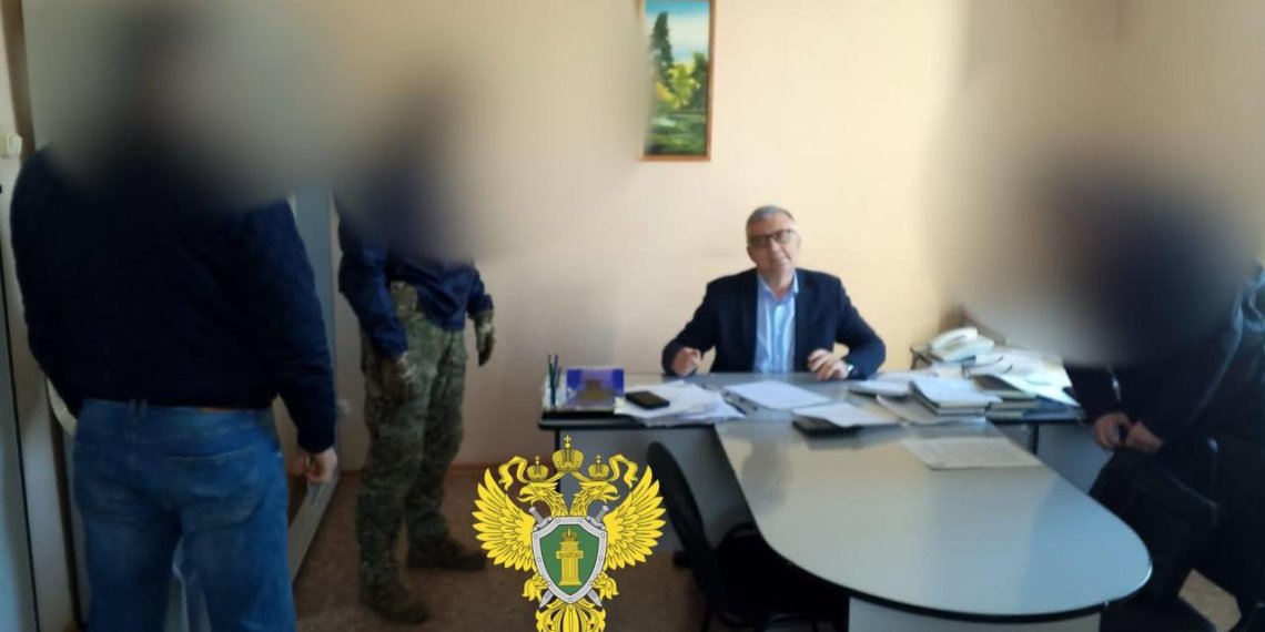 Главу теплоснабжающей компании Искитима задержали за коммерческий подкуп