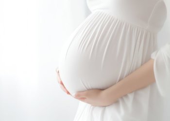 Беременным школьницам и студенткам из Кузбасса выплатят по 100 тысяч рублей