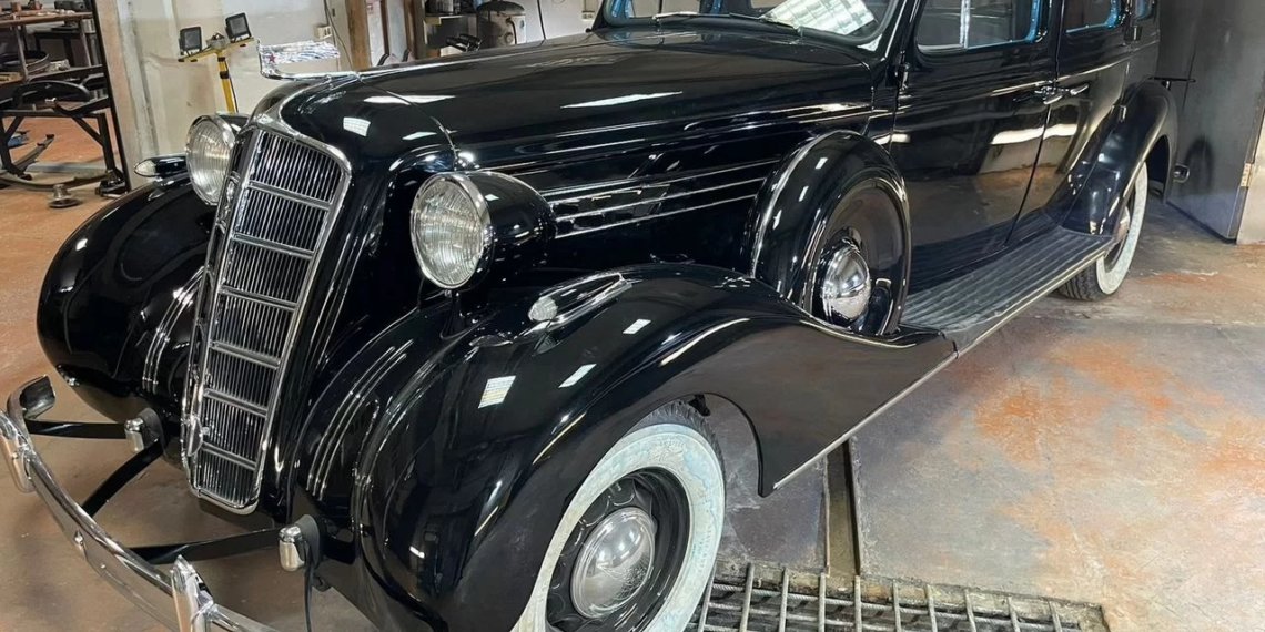 Советский ретро-автомобиль ЗиС-101 продают в Новосибирске