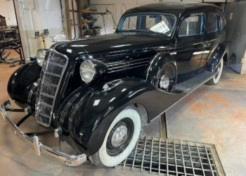 Советский ретро-автомобиль ЗиС-101 продают в Новосибирске