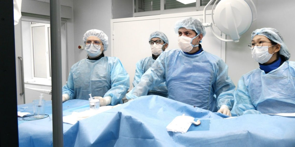 Новосибирские хирурги помогли «задышать» женщине с редкой аномалией легких