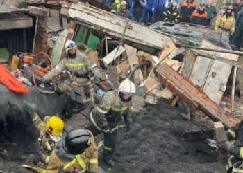 Мужчина оказался в радиусе взрыва гаража на Большой в Новосибирске