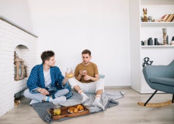 Большинство новосибирцев начинают жить отдельно от родителей в 25 лет