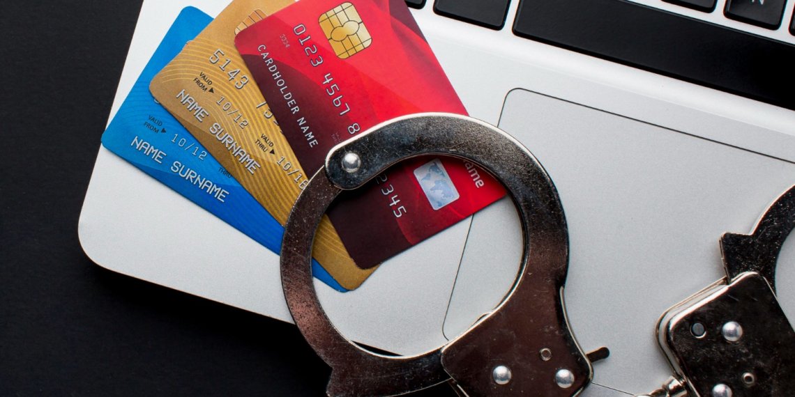 ВТБ предупреждает: отдал карту «курьеру» — стал дропом