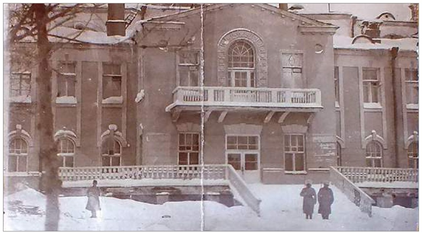 История «Красного факела»: как передвижной театр «осел» в Новосибирске?