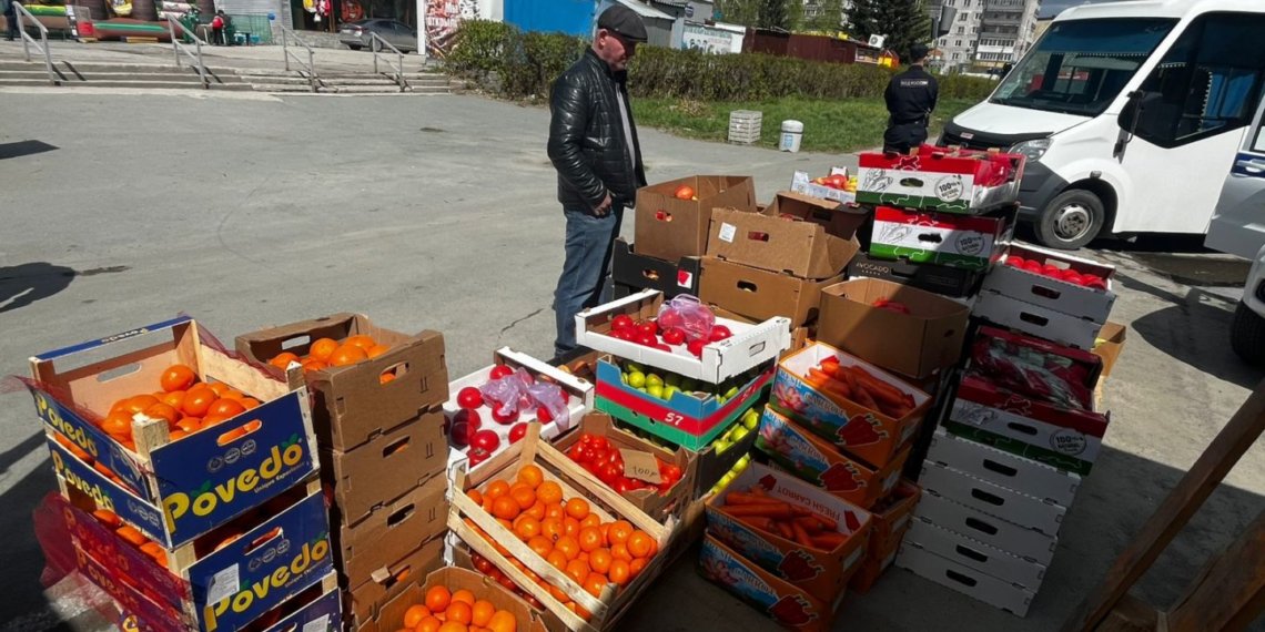 В Новосибирске изъяли 700 кг нелегально продававшихся овощей и фруктов