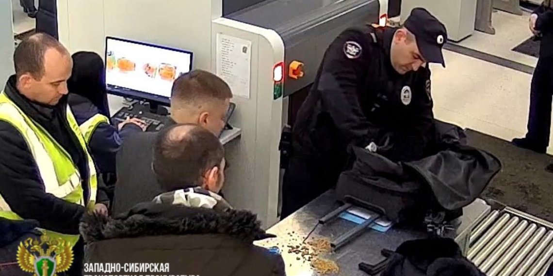 Вахтовика отправили в колонию за контрабанду золотых слитков в Новосибирской области