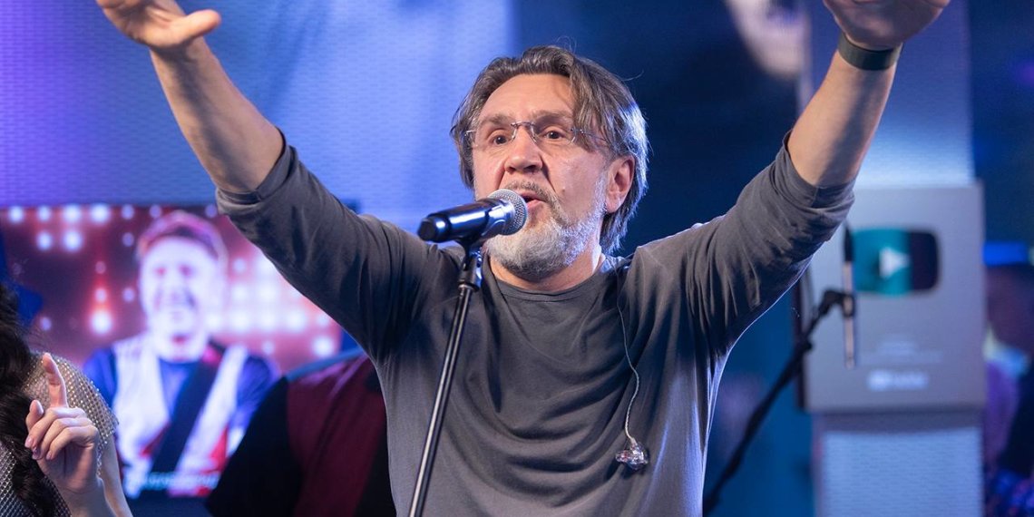 «Ленинград» подпишет письмо о соблюдении законов перед концертом в Новосибирске