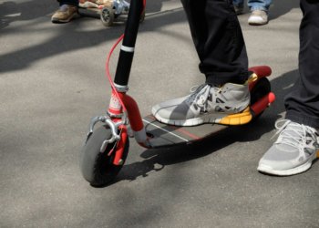 Самокат через “Госуслуги”: кикшеринговые компании предложили верифицировать пользователей