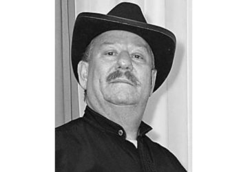 Скончался известный балетмейстер Сибирского хора Юрий Чекмарев